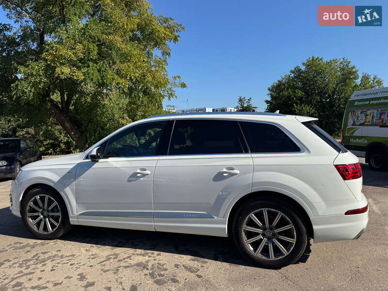 Позашляховик / Кросовер Audi Q7 2018 в Києві