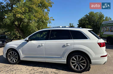 Внедорожник / Кроссовер Audi Q7 2018 в 