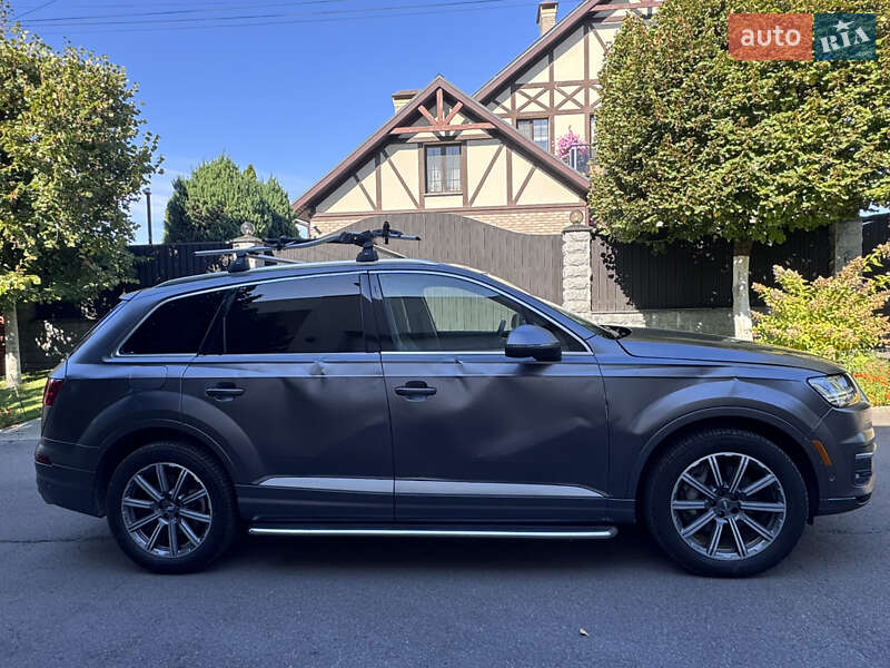 Внедорожник / Кроссовер Audi Q7 2019 в Киеве