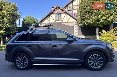 Позашляховик / Кросовер Audi Q7 2019 в 