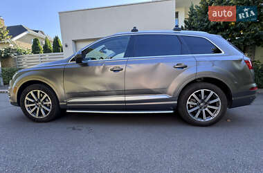 Позашляховик / Кросовер Audi Q7 2019 в 