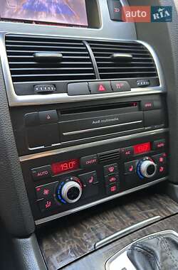 Внедорожник / Кроссовер Audi Q7 2013 в 
