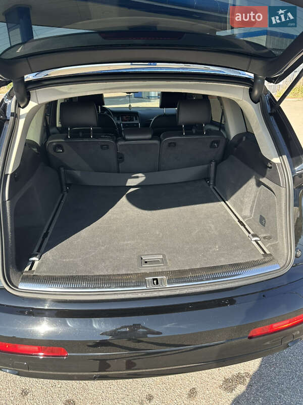 Позашляховик / Кросовер Audi Q7 2011 в Житомирі