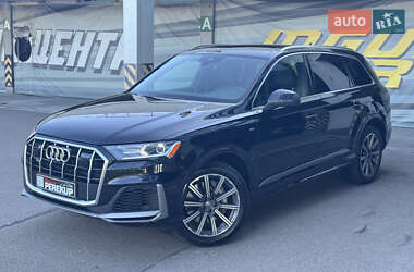 Позашляховик / Кросовер Audi Q7 2019 в 