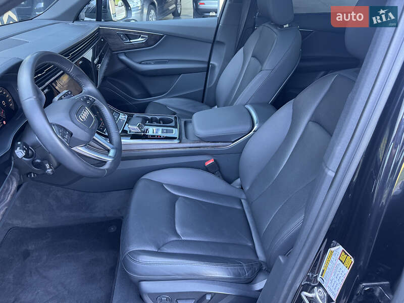 Позашляховик / Кросовер Audi Q7 2019 в Києві