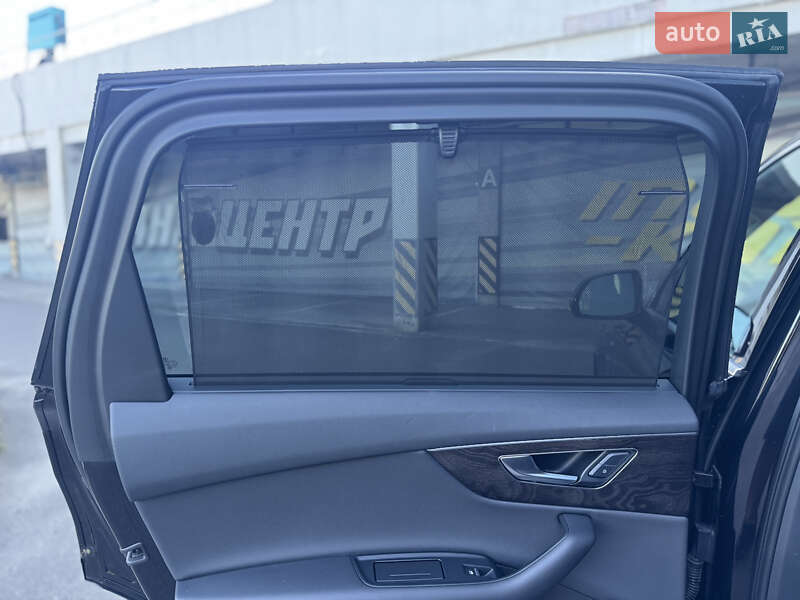 Позашляховик / Кросовер Audi Q7 2019 в Києві