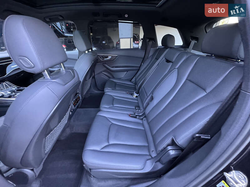Позашляховик / Кросовер Audi Q7 2019 в Києві