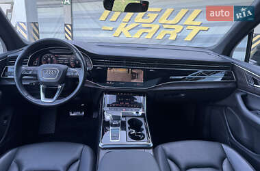 Позашляховик / Кросовер Audi Q7 2019 в 