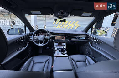 Позашляховик / Кросовер Audi Q7 2019 в 