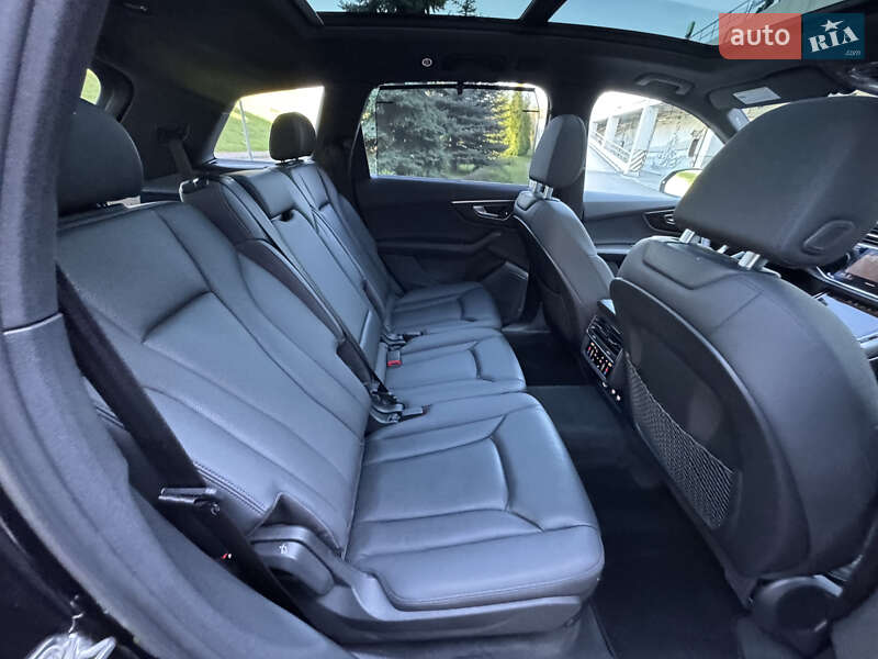 Позашляховик / Кросовер Audi Q7 2019 в Києві