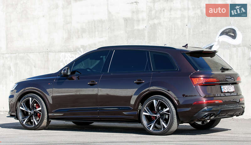Позашляховик / Кросовер Audi Q7 2021 в Львові
