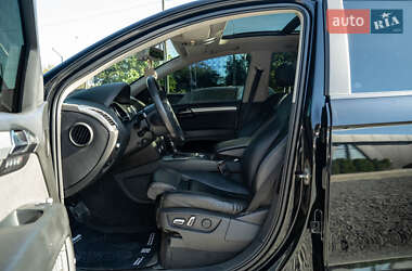 Позашляховик / Кросовер Audi Q7 2010 в 