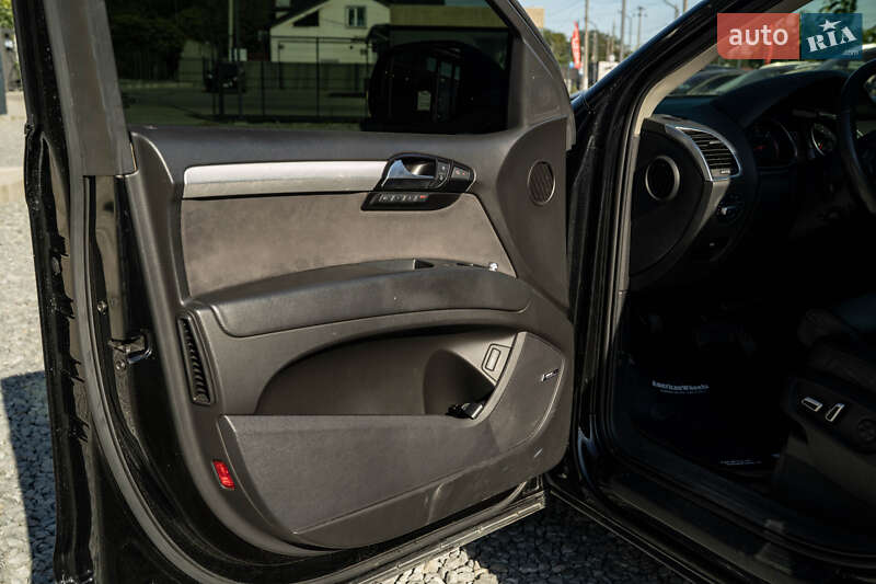 Внедорожник / Кроссовер Audi Q7 2010 в Черновцах