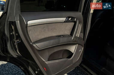 Позашляховик / Кросовер Audi Q7 2010 в 