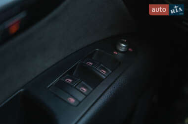 Позашляховик / Кросовер Audi Q7 2010 в 