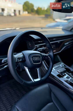 Позашляховик / Кросовер Audi Q7 2022 в  фото 10 Позашляховик / Кросовер Audi Q7 2022 в