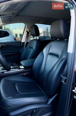 Позашляховик / Кросовер Audi Q7 2022 в  фото 11 Позашляховик / Кросовер Audi Q7 2022 в