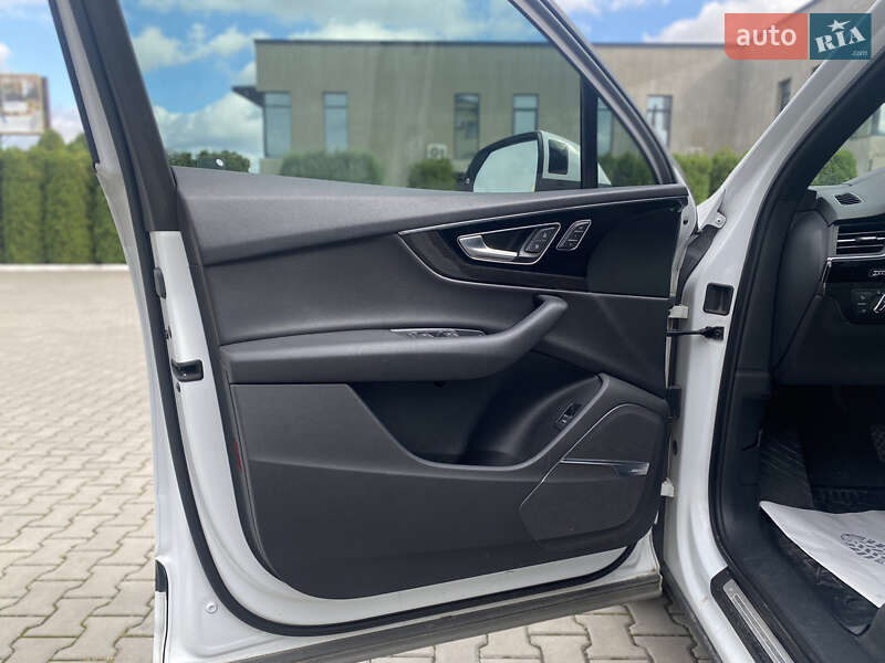 Внедорожник / Кроссовер Audi Q7 2018 в Луцке