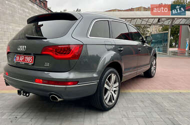 Позашляховик / Кросовер Audi Q7 2015 в 