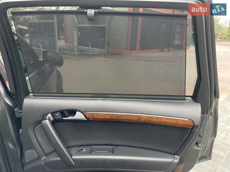 Внедорожник / Кроссовер Audi Q7 2015 в Ровно