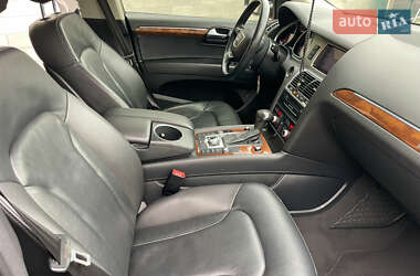 Позашляховик / Кросовер Audi Q7 2015 в 