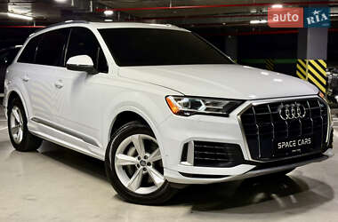 Позашляховик / Кросовер Audi Q7 2019 в 