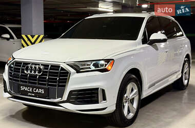 Позашляховик / Кросовер Audi Q7 2019 в 
