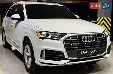 Позашляховик / Кросовер Audi Q7 2019 в 