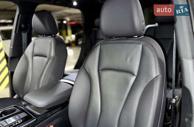 Позашляховик / Кросовер Audi Q7 2019 в 