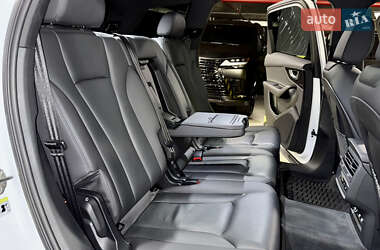 Позашляховик / Кросовер Audi Q7 2019 в 