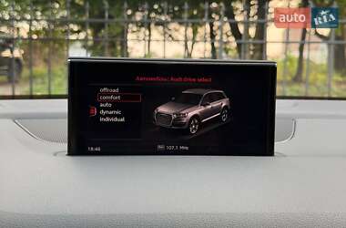 Позашляховик / Кросовер Audi Q7 2017 в 