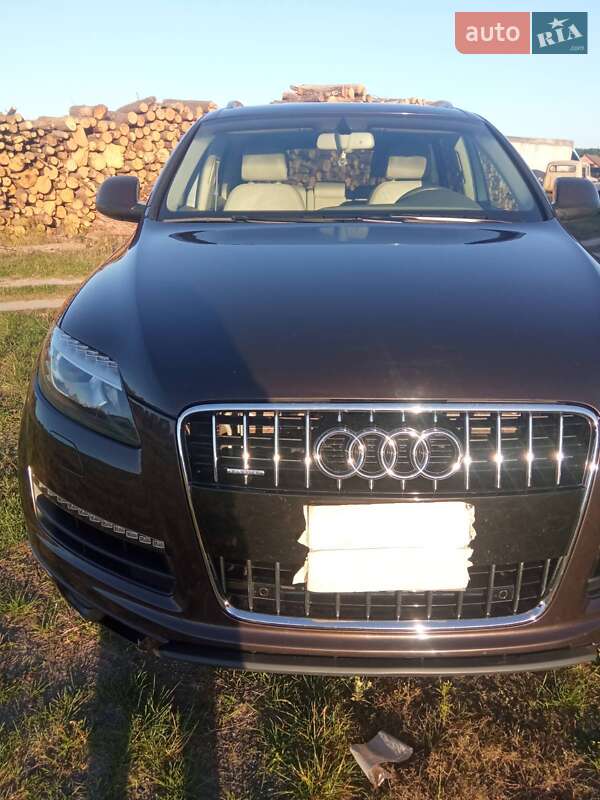 Внедорожник / Кроссовер Audi Q7 2010 в 