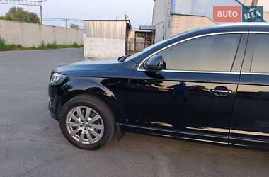 Позашляховик / Кросовер Audi Q7 2013 в 