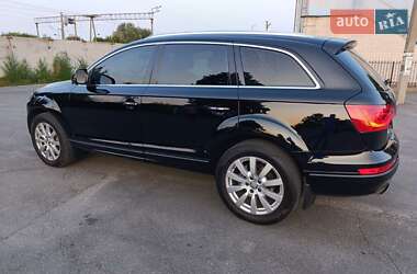 Позашляховик / Кросовер Audi Q7 2013 в 