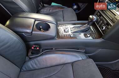 Позашляховик / Кросовер Audi Q7 2013 в 