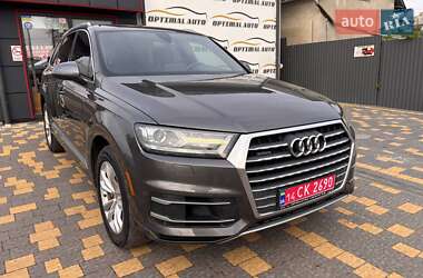 Позашляховик / Кросовер Audi Q7 2018 в 