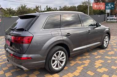 Позашляховик / Кросовер Audi Q7 2018 в 