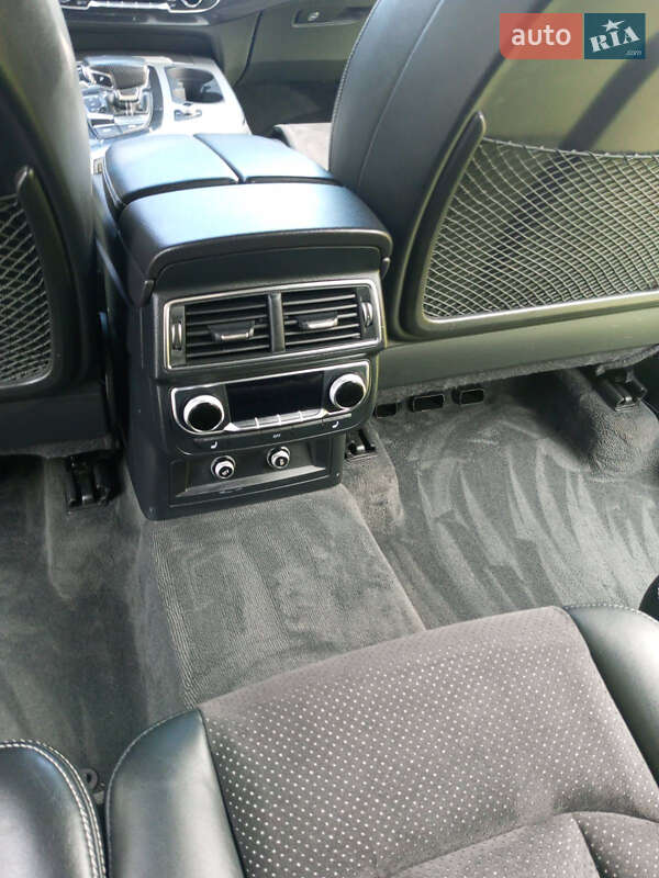 Позашляховик / Кросовер Audi Q7 2017 в Яремчі