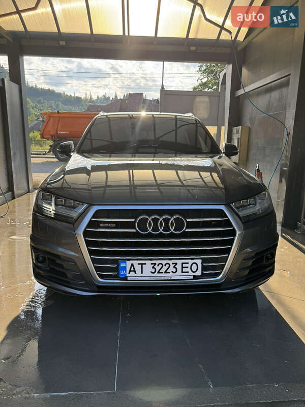 Позашляховик / Кросовер Audi Q7 2017 в Яремчі