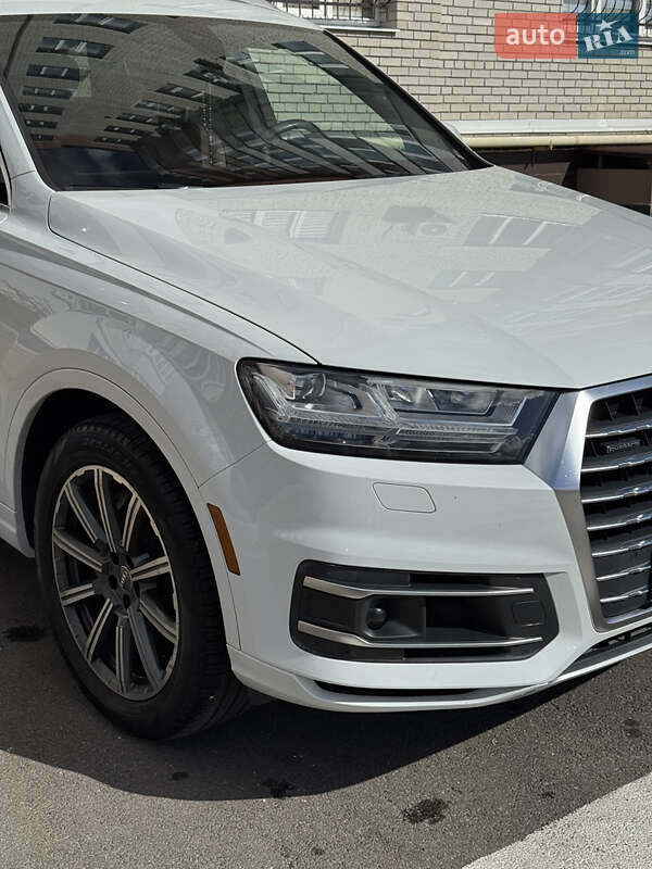 Позашляховик / Кросовер Audi Q7 2017 в Тернополі