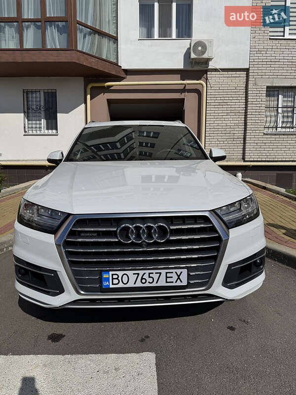 Позашляховик / Кросовер Audi Q7 2017 в Тернополі