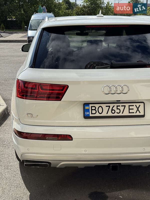 Позашляховик / Кросовер Audi Q7 2017 в Тернополі