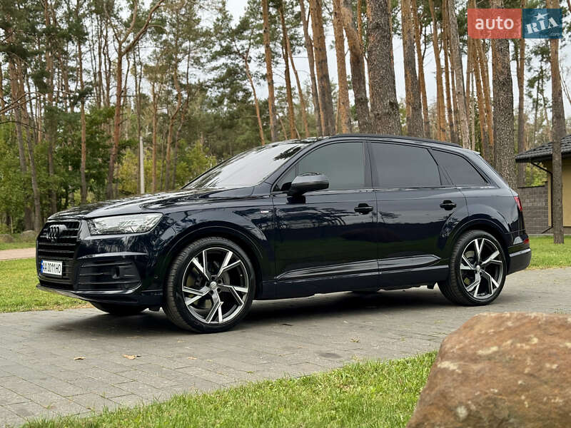 Позашляховик / Кросовер Audi Q7 2017 в Житомирі