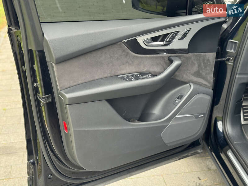 Позашляховик / Кросовер Audi Q7 2017 в Житомирі