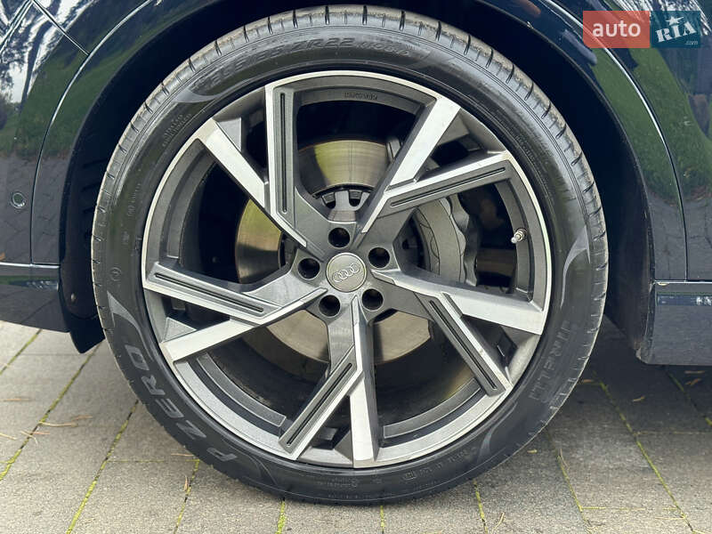 Позашляховик / Кросовер Audi Q7 2017 в Житомирі