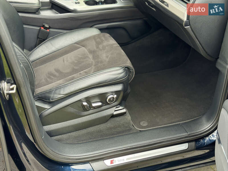 Позашляховик / Кросовер Audi Q7 2017 в Житомирі