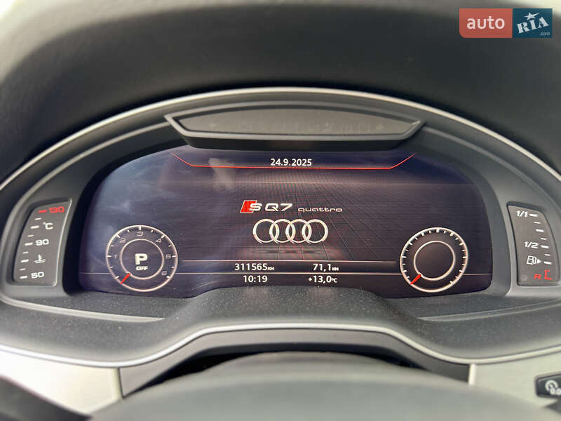 Позашляховик / Кросовер Audi Q7 2017 в Житомирі