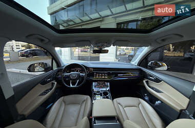 Позашляховик / Кросовер Audi Q7 2020 в 