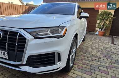 Внедорожник / Кроссовер Audi Q7 2020 в 