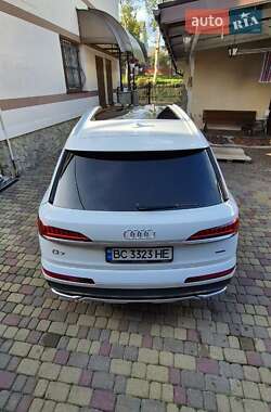 Внедорожник / Кроссовер Audi Q7 2020 в 